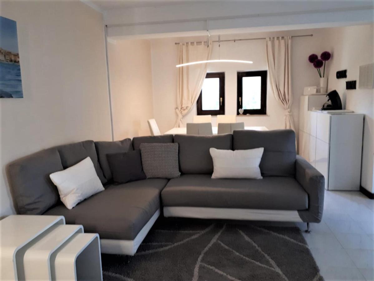 Apartmen Relax 200 M T Beach Apartment Rovinj Luaran gambar